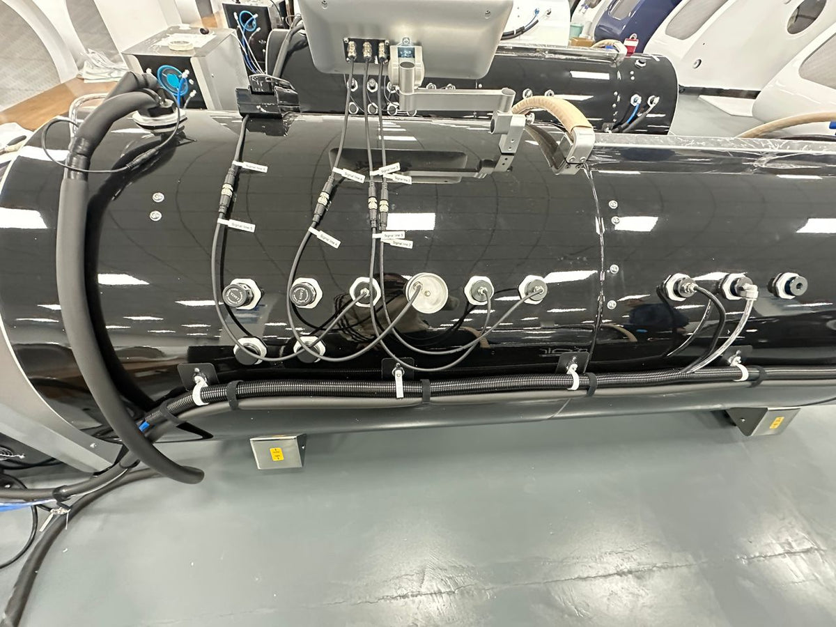 HSI: TimeCapsule Vision C900+ | 2.0 ATA Hard-Shell Hyperbaric Oxygen Chamber